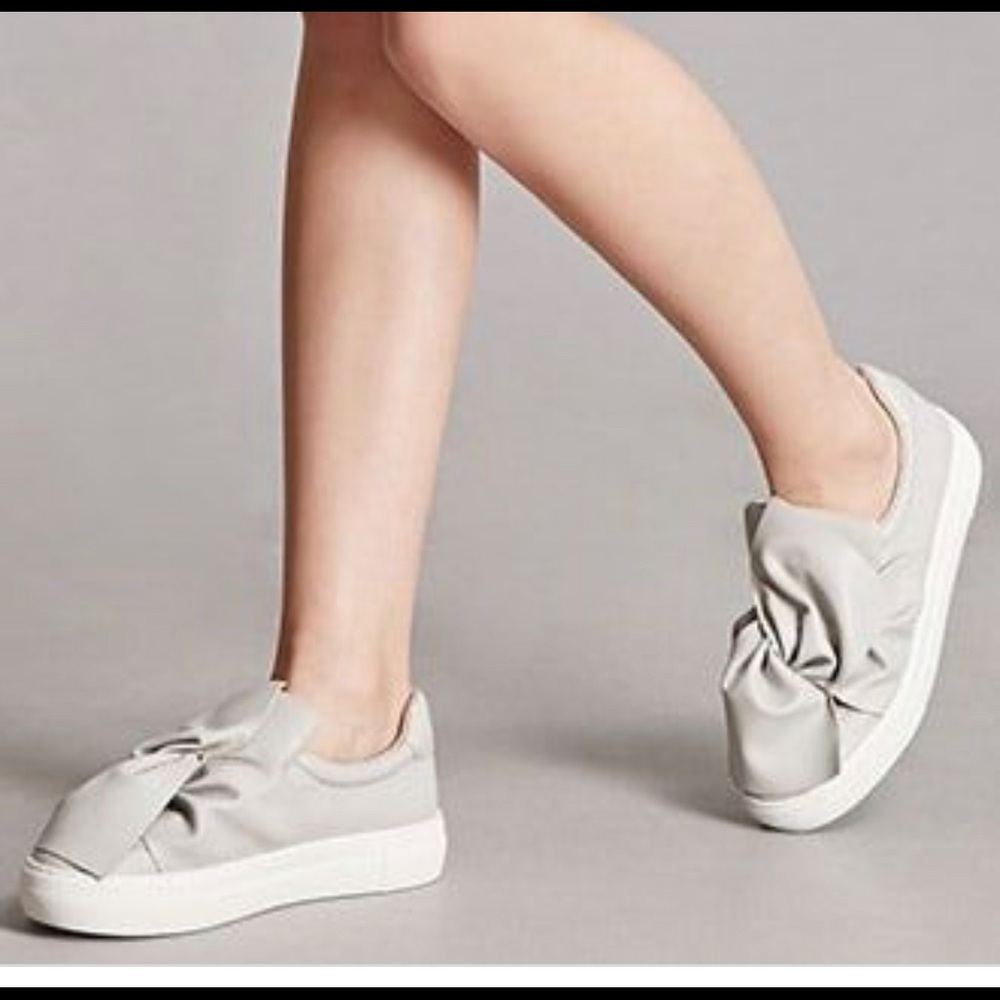 J/Slides Beauty Bow Platform Slip-On Sneaker Size7